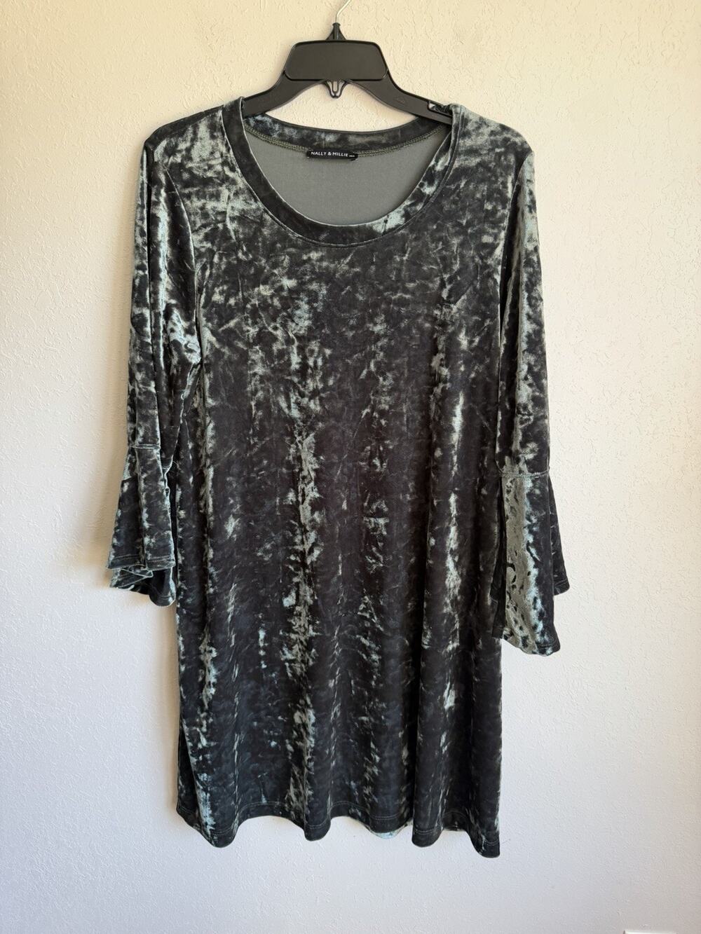 Nally & Millie Forest Green Velour Shift Dress Women L Luxe Poetic Moody Holiday